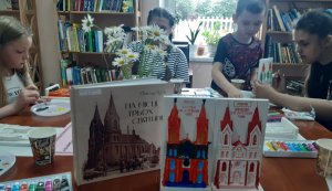 Майстер-клас з розпису сувенірного барельєфу Костелу святого Антонія у м. Рівне «Історична перлина Рівного» (Бібліотека під відкритим небом – 2026)