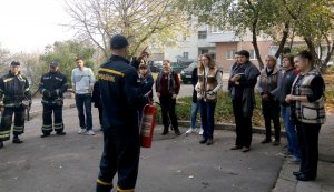 Спеціальні навчання для працівників Центральної міської бібліотеки ім. В. Короленка від рятувальників 3-го Державного пожежно-рятувального загону Рівненського МУ ГУМНС