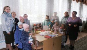 Виставка робіт вихованців підліткового клубу «Гроно» «Вітчизна як мати у світі одна» в бібліотеці-філії № 3