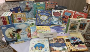 Книжкова виставка нових надходжень «Знайомтесь, нові книги!»