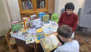 Виставка-перегляд «Маленькі серця за великий мир»
