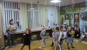 Інтерактивна новорічна вистава «Коти в капелюхах»