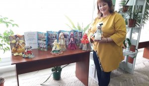 Виставка робіт підліткових клубів «Фантазія» та «Романтик» в книгозбірні