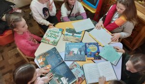 Ювілейна подорож «У карбах пам’яті народної» (пам’ятники Тарасу Шевченку, які стоять по всьому світу)  (Тиждень дитячої та юнацької книги)  