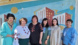 Бібліотечна  гостина ”Чарівна краса вишиванки” (до Всесвітнього дня вишиванки)