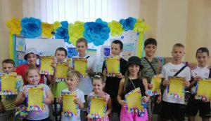 Бібліовернісаж «Пиріг єдності збирає друзів» (Бібліотека під відкритим небом)