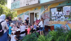 Книжкова котовасія «Моє пухнасте щастя» (до Міжнародного дня кота) («Бібліотека під відкритим небом – 2025» в рамках мистецького проєкту «Рівне. Літо. Музика – 2025»)