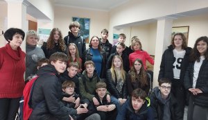 Поетичні читання з Іванною Голуб «Ми всі обпалені війною» (Тиждень дитячої та юнацької книги  «Українська книга дітям»)