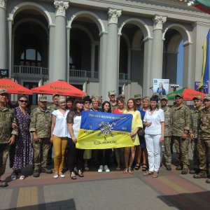 «Бібліотека під відкритим небом» працювала у День міста на Театральній площі